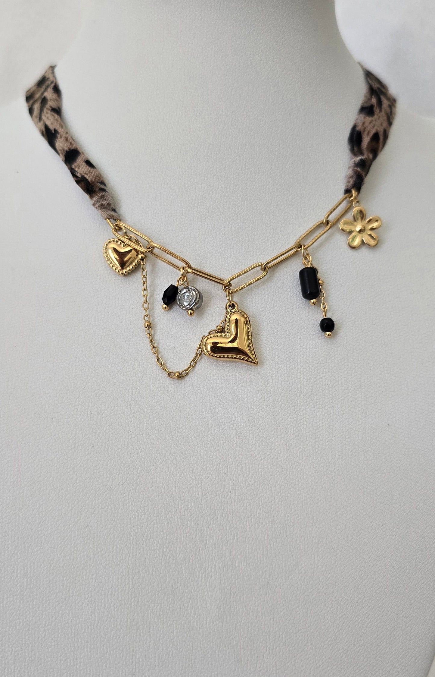 Collar Animal Print Heart